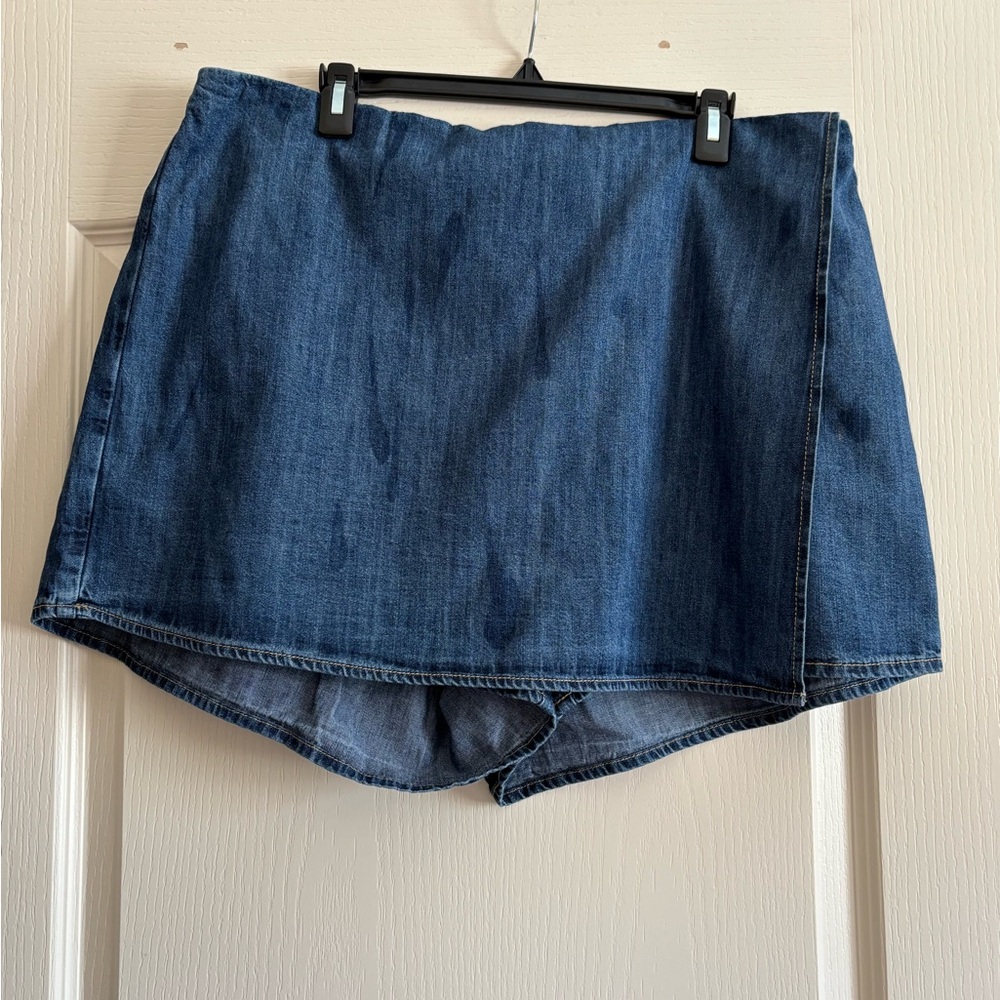 Old Navy Denim Skort in Dark Blue